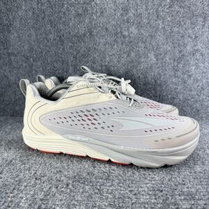 Altra Athletic Shoes in Cream and Gray